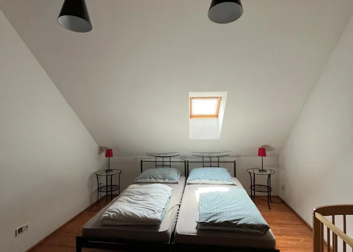 בית נופש Rast House Třebíč